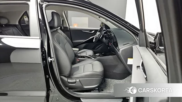 Kia Di Ol Nu Niro 2025 Черный из Кореи, фото 2