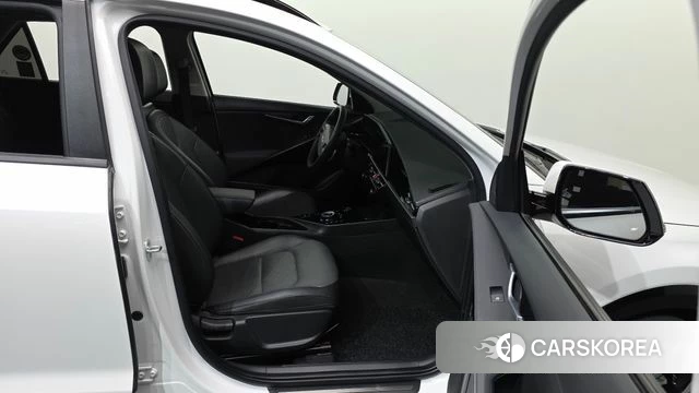 Kia Di Ol Nu Niro 2022 Белый из Кореи, фото 2