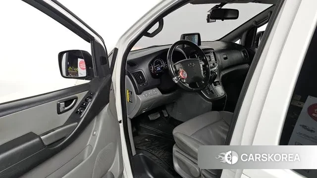 Hyundai The New Grand Starex 2018 Белый из Кореи, фото 2