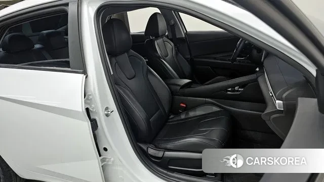 Hyundai Avante Hybrid (CN7) 2022 Белый из Кореи, фото 2