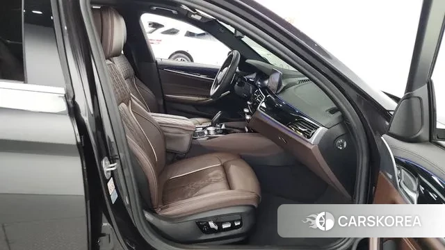 BMW 5 Series (G30) 2019 Серый из Кореи, фото 2