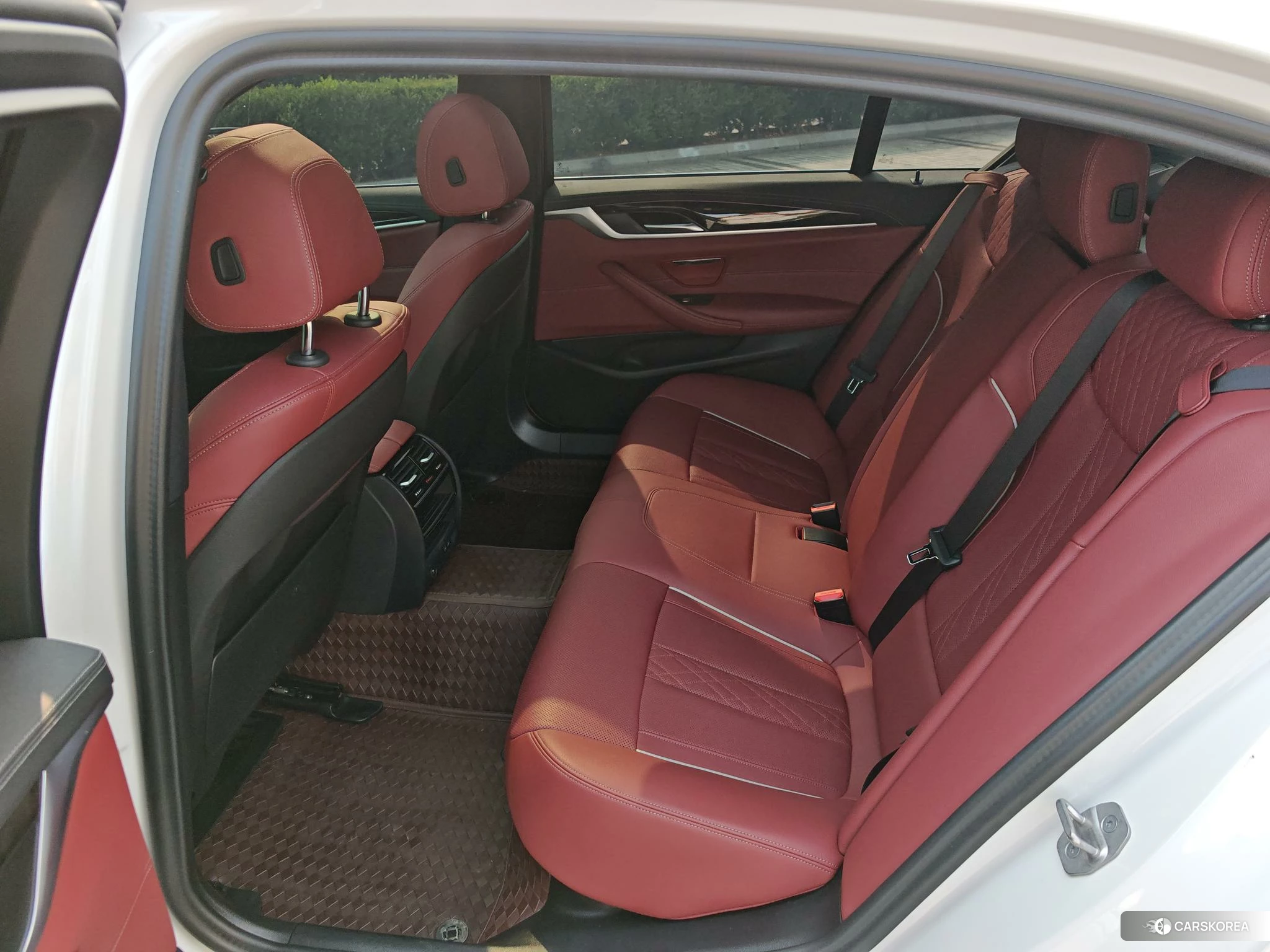 BMW 5 series 2022 Белый из Китая, фото 2