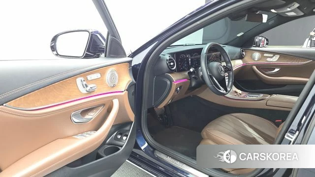 Mercedes-Benz E-Class W213 2023 Синий из Кореи, фото 2