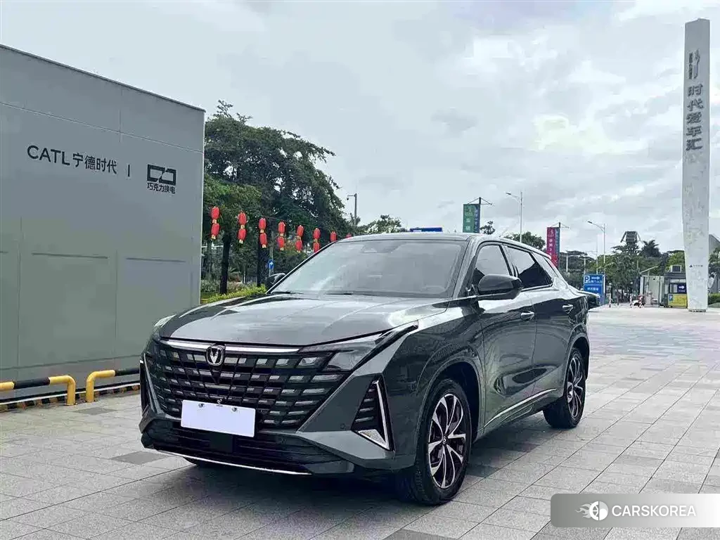 Chang'an Changan UNI-Z New Energy 2024 Silver/gray из Китая, фото 2