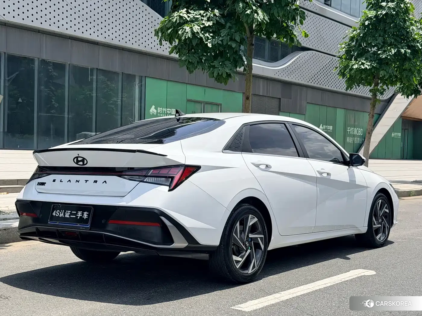 Hyundai Elantra 2025 Белый из Китая, фото 2