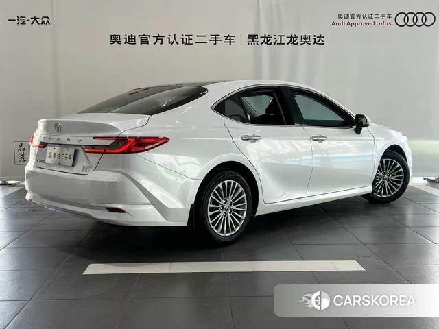 Toyota Camry 2024 Белый из Китая, фото 2