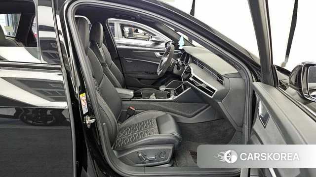 Audi RS6 (C8) 2024 Черный из Кореи, фото 2