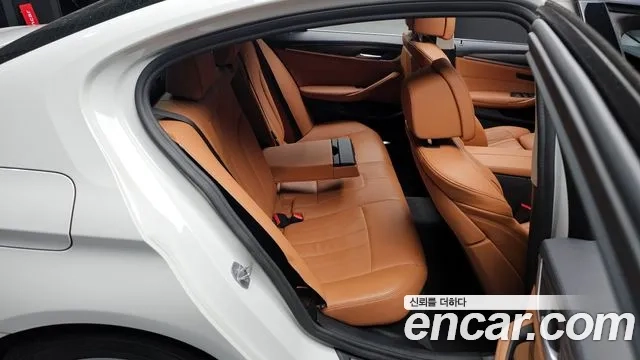 BMW 5 Series (G30) 2020 Белый из Кореи, фото 2