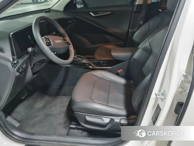 Kia Di Ol Nu Niro 2025 Белый из Кореи, фото 2