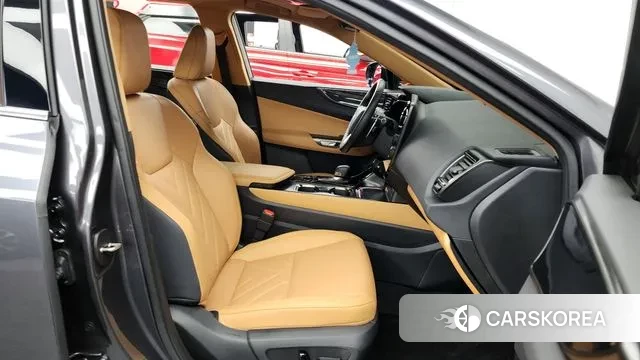 Lexus NX450h + 2nd generation 2024 Серый из Кореи, фото 2