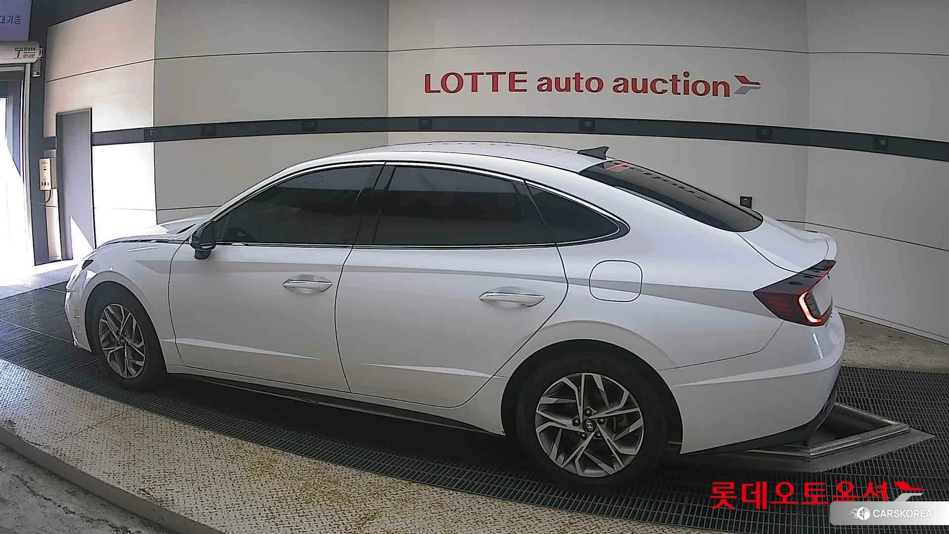 Hyundai Sonata 2023 Serenity White Pearl (Optional addition) из Кореи, фото 2
