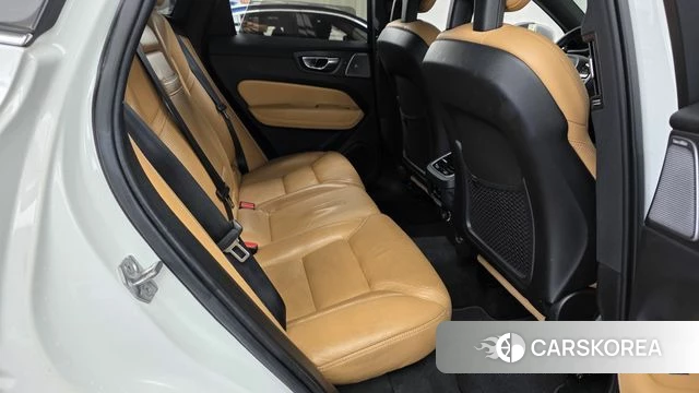 Volvo XC60 second Generation 2018 Белый из Кореи, фото 2