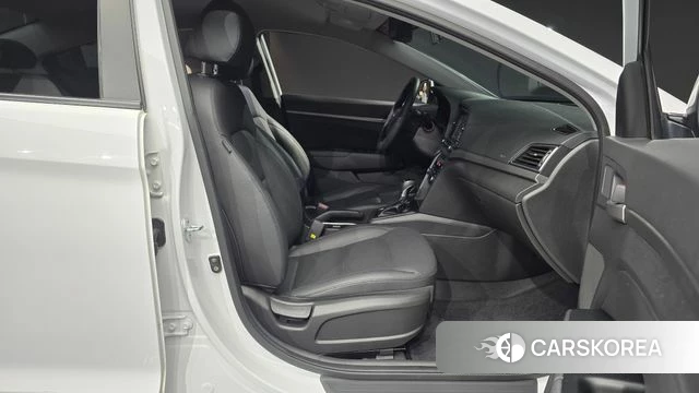 Hyundai Avante AD 2018 Белый из Кореи, фото 2