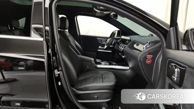 Mercedes-Benz GLA - Class H247 2023 Черный из Кореи, фото 2