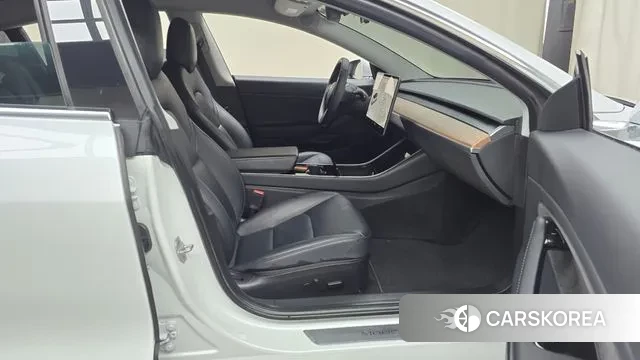 Tesla Model 3 2020 Белый из Кореи, фото 2