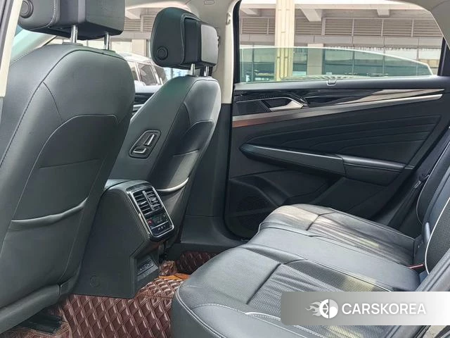 Volkswagen Passat 2022 Черный из Китая, фото 2
