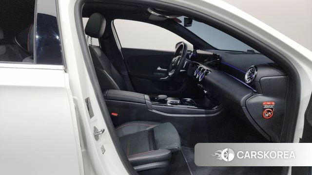 Mercedes-Benz A-Class W177 2023 Белый из Кореи, фото 2