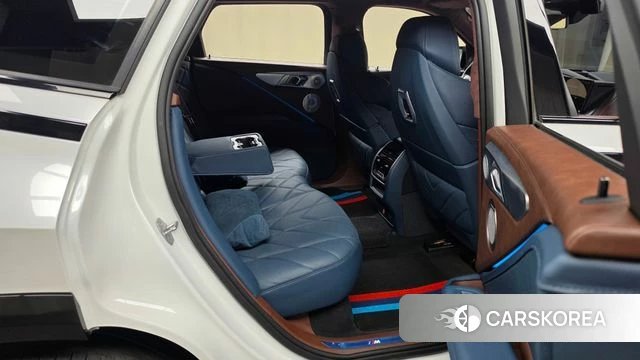BMW XM (G09) 2023 Белый из Кореи, фото 2