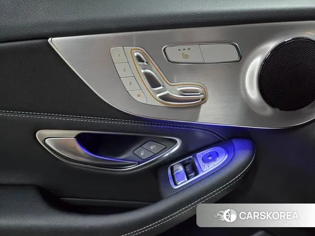 Mercedes-Benz C-Class W205 2021 Серый из Кореи, фото 2