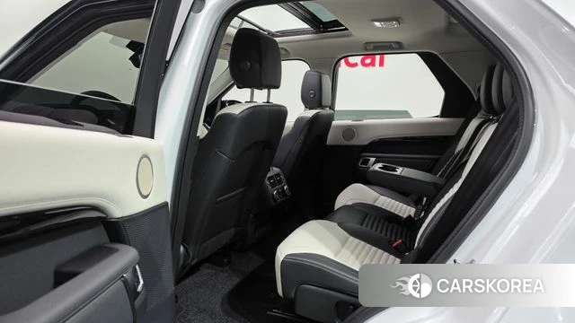 Land Rover Discovery 5 2025 Белый из Кореи, фото 2