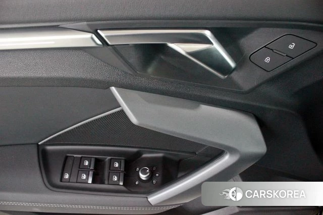 Audi A3 (8Y) 2025 Черный из Кореи, фото 2
