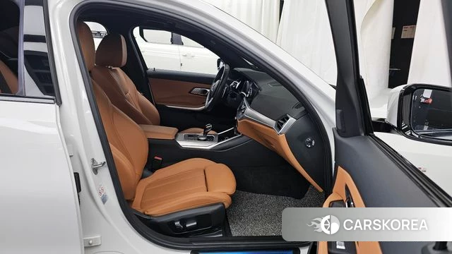 BMW 3 Series (G20) 2022 Белый из Кореи, фото 2