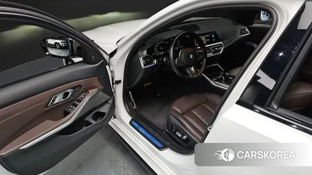 BMW 3 Series (G20) 2020 Белый из Кореи, фото 2