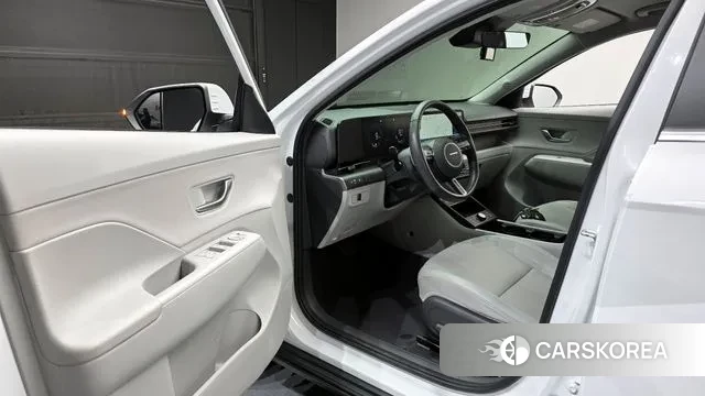 Hyundai Kona (SX2) 2023 Белый из Кореи, фото 2