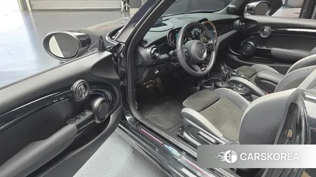 Mini Cooper S Convertible 2023 Черный из Кореи, фото 2