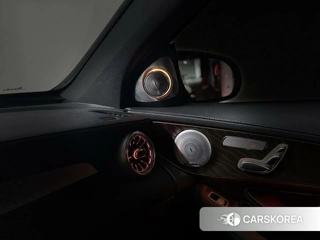 Mercedes-Benz GLC 2023 Черный из Китая, фото 2