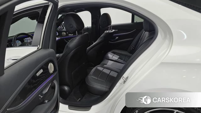 Mercedes-Benz E-Class W213 2020 Белый из Кореи, фото 2