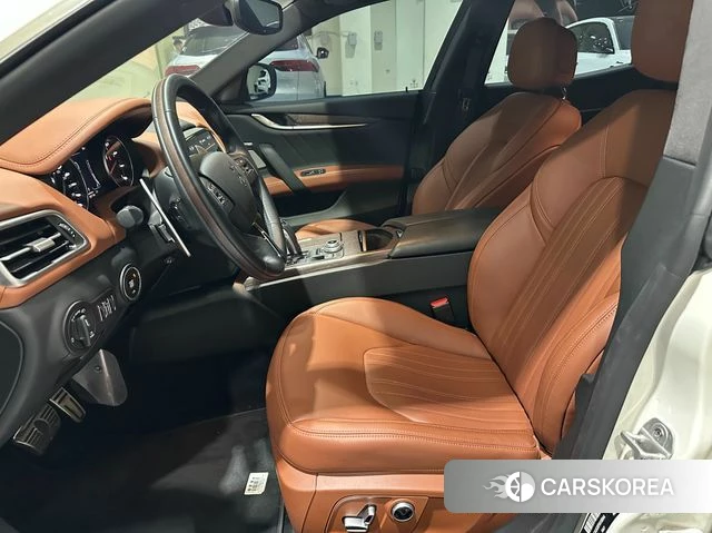 Maserati Ghibli 2023 Белый из Кореи, фото 2