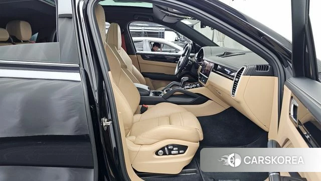 Porsche Cayenne (PO536) 2021 Черный из Кореи, фото 2