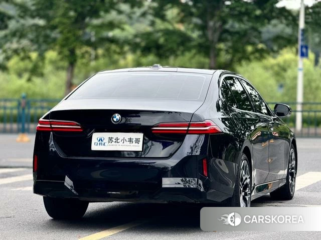 BMW 5 series 2025 Черный из Китая, фото 2