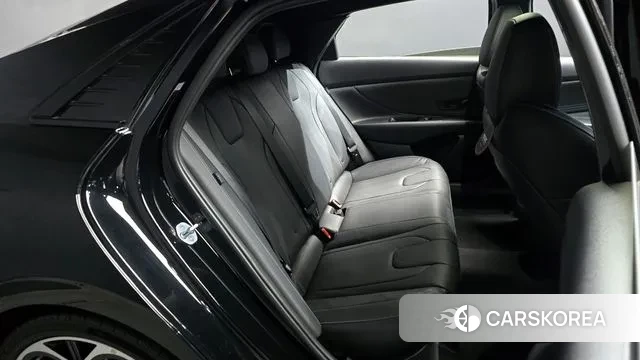 Hyundai The New Avante (CN7) 2023 Черный из Кореи, фото 2