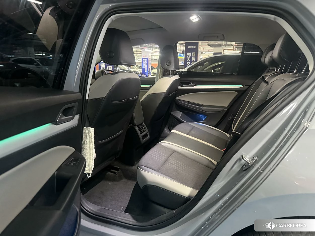 Volkswagen Golf 2023 Темно-серый из Китая, фото 2