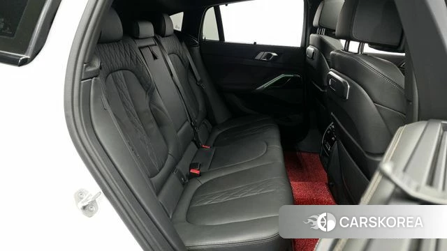 BMW X6 (G06) 2023 Белый из Кореи, фото 2