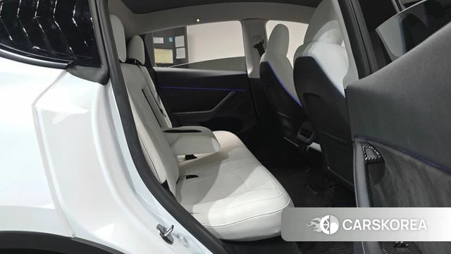 Tesla Model Y 2024 Белый из Кореи, фото 2