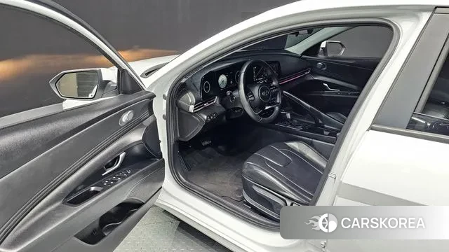 Hyundai Avante Hybrid (CN7) 2022 Белый из Кореи, фото 2