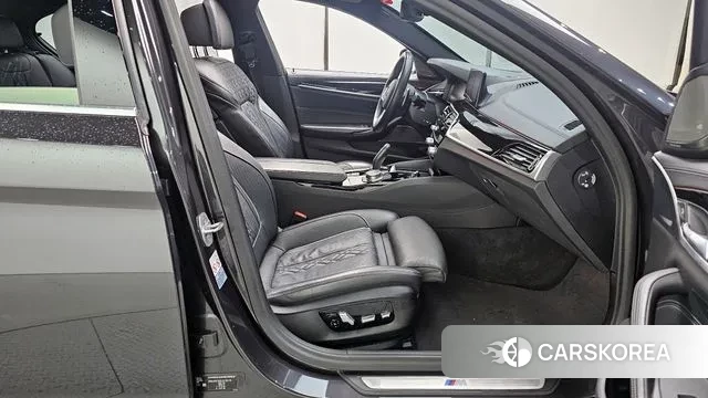 BMW 5 Series (G30) 2020 Серый из Кореи, фото 2