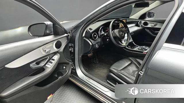 Mercedes-Benz C-Class W205 2018 Серый из Кореи, фото 2