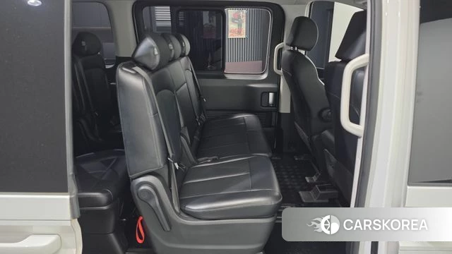 Hyundai Staria 2023 Белый из Кореи, фото 2