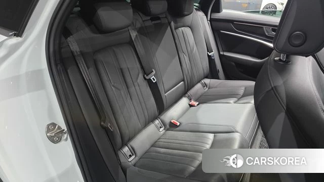 Audi A6 (C8) 2021 Белый из Кореи, фото 2