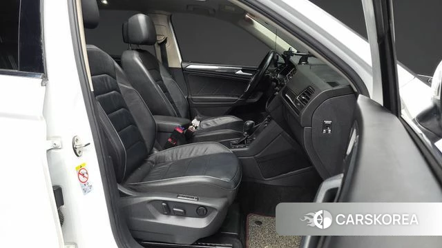 Volkswagen Tiguan Allspace 2018 Белый из Кореи, фото 2