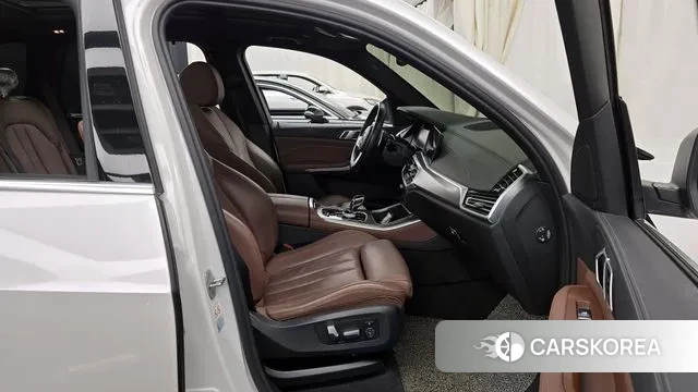 BMW X5 (G05) 2022 Белый из Кореи, фото 2