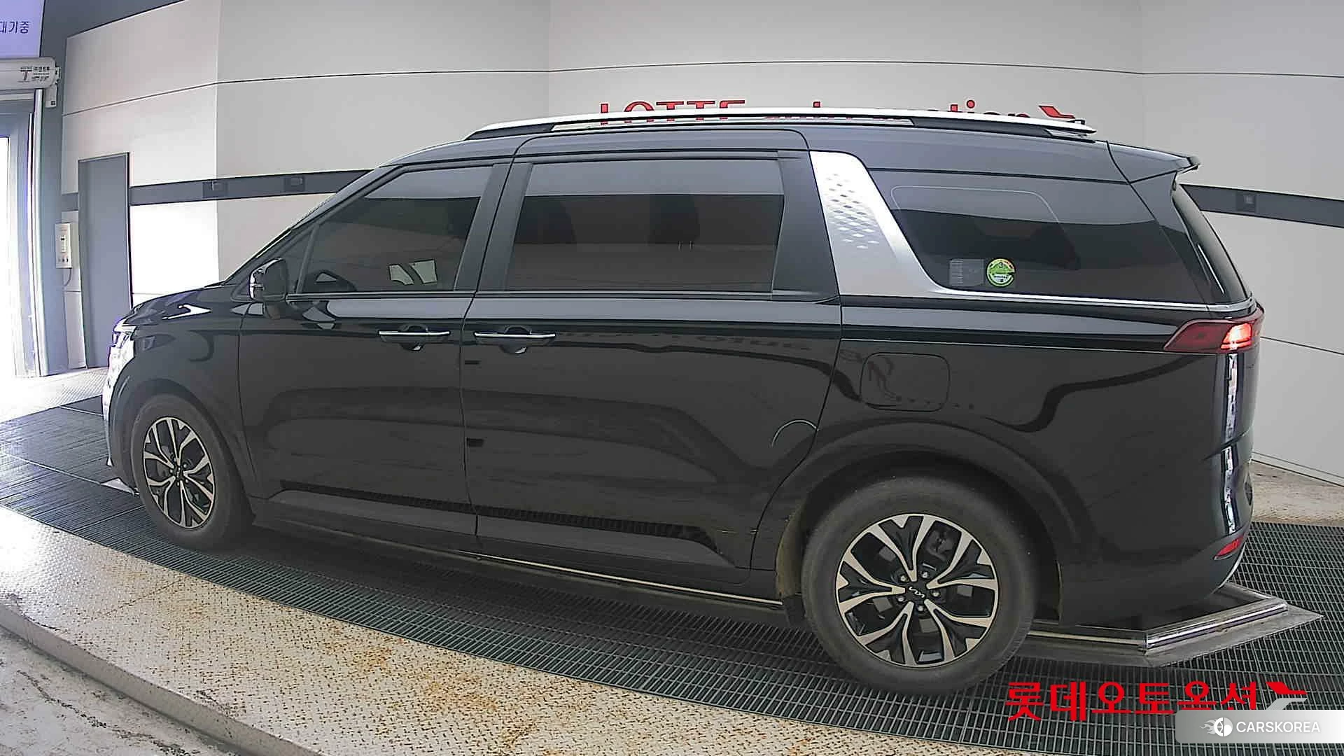 Kia Carnival 2023 Aurora Black Pearl из Кореи, фото 2