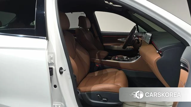 Genesis GV70 2024 Белый из Кореи, фото 2