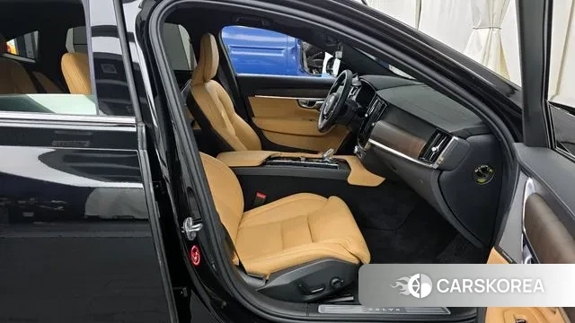 Volvo S90 2023 Черный из Кореи, фото 2