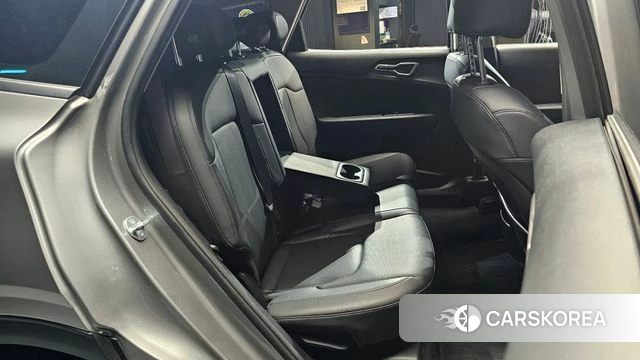 Kia Sportage 5th Generation 2023 Серебряный из Кореи, фото 2