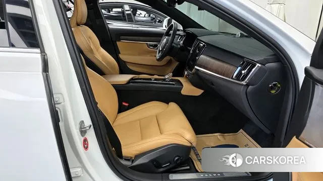 Volvo S90 2023 Белый из Кореи, фото 2